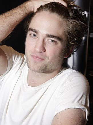 Pics Robert Pattinson on Kristen Stewart   Robert Pattinson Fans   New Rob Interview W
